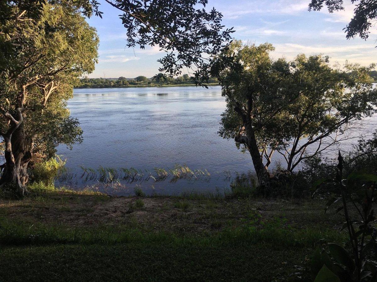 Caprivi River Lodge Катима-Мулило Экстерьер фото