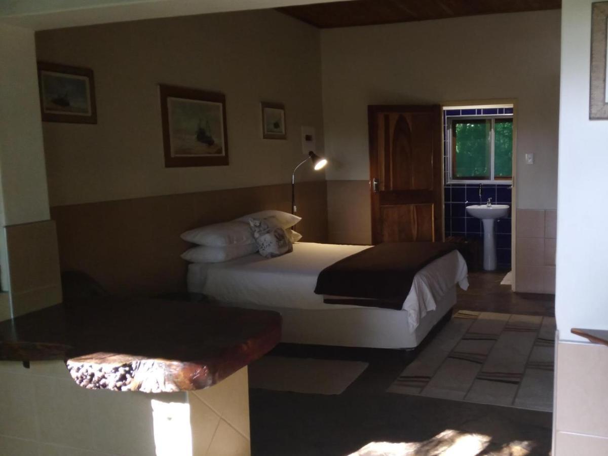 Caprivi River Lodge Катима-Мулило Экстерьер фото